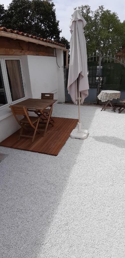 Petit Studio Independant Dans Jardin Avec Parking Et Portail Electrique Marseilles Exterior foto